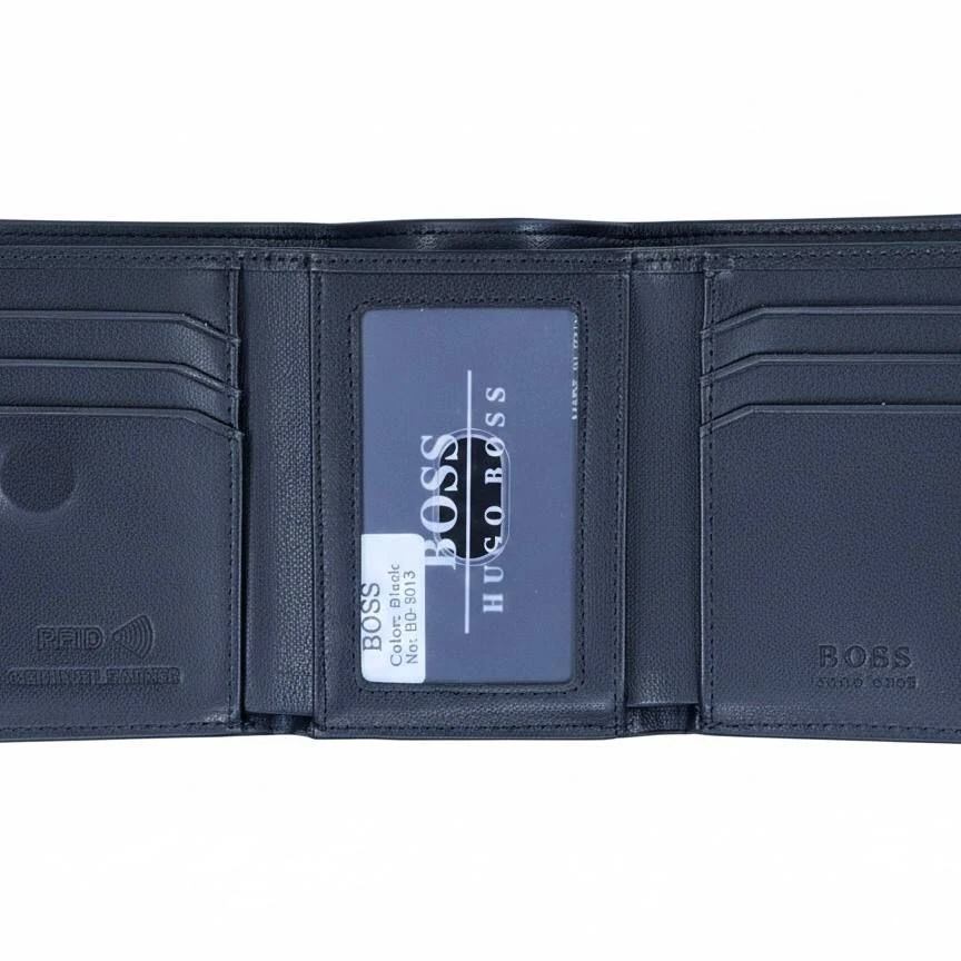 حامل بطاقات كلاسيكي أزرق ناعم من هوغو بوس مزود بغطاء وجيب للنقود