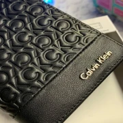 محفظة كالفن كلاين رجالي اسود قابلة للطي