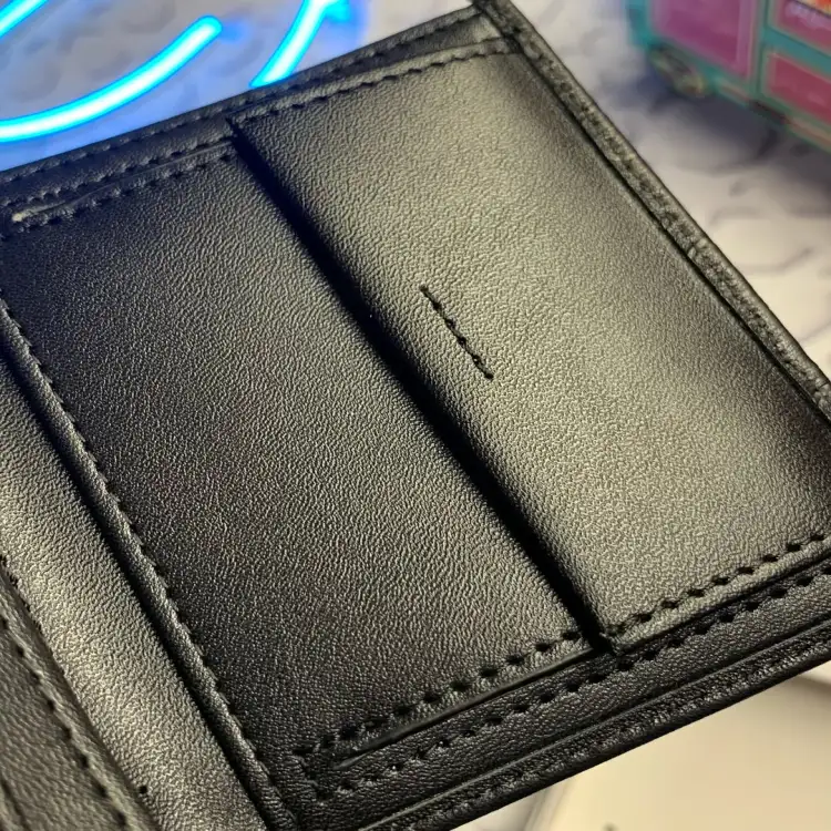 محفظة كالفن كلاين رجالي اسود قابلة للطي