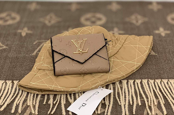 Louis Vuitton Women's Handbag - Mirror Original - Brown Printed Logo