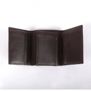 محفظة جلد طبيعي 100% ثلاثية الطي بتصميم جلد الثعبان وشعار معدني للرجال من شارع عبد العزيز بضمان مدي الحياة - بني داكن