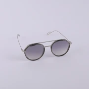 نظاره شمسية  بتصميم مميز من Prada - باطار معدني مختلط ومزين - عدسات رمادي متدرجه - للنساء