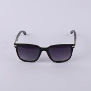 نظارة شمسية  بعدسات مربعة بعدسات سوداء وأذرع رمادية - من بلغاري للرجال - أسود