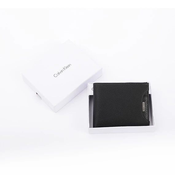 Calvin Klein Men's Bi-Fold Wallet - with Metal Brand Logo