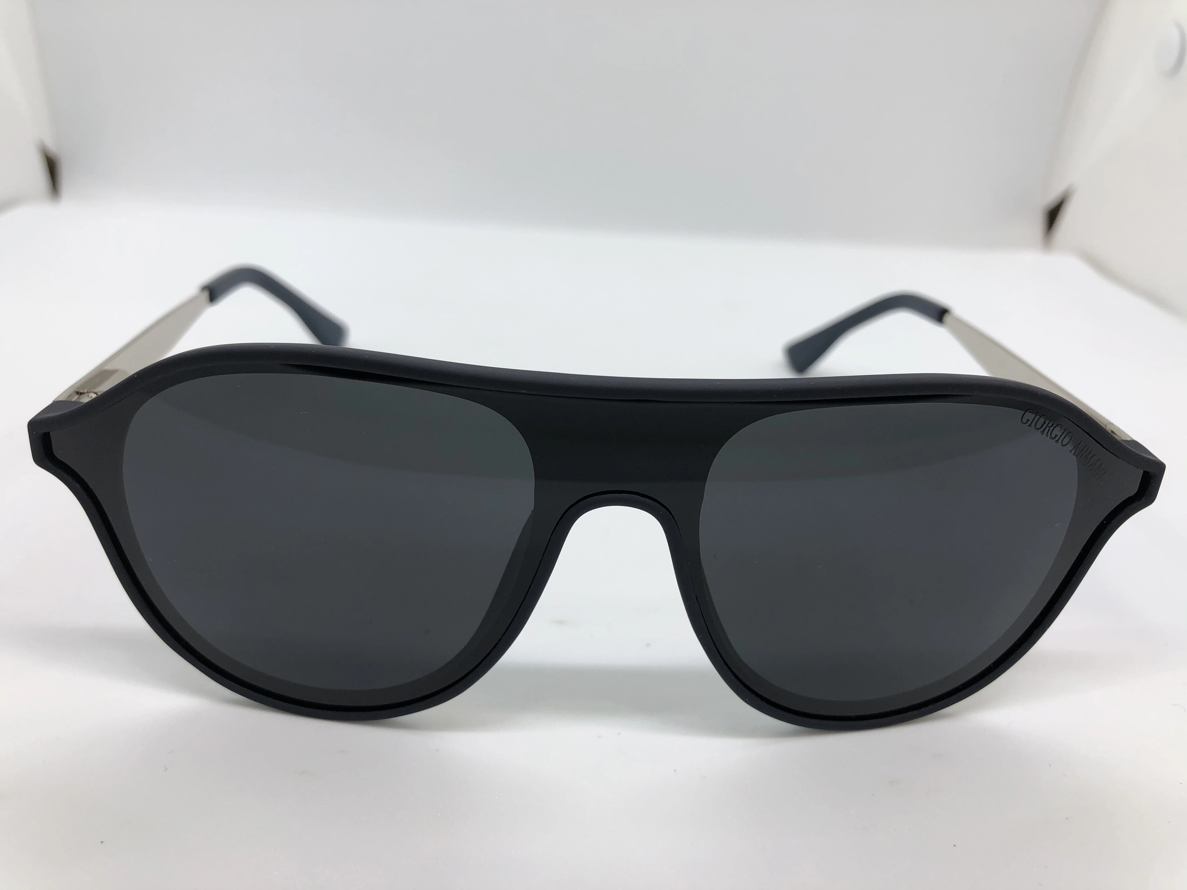 Sunglasses - from Giorgio Armani - Polycarbonate jewelery - black lenses - silver metal arm - with brand logo Navy * White - men