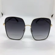 نظارة شمسية - من جيمي تشو - باطار معدن ذهبي - وعدسات سوداء متدرجة - وزراع معدن ذهبي وبولي كاربونات اسود - حريمي