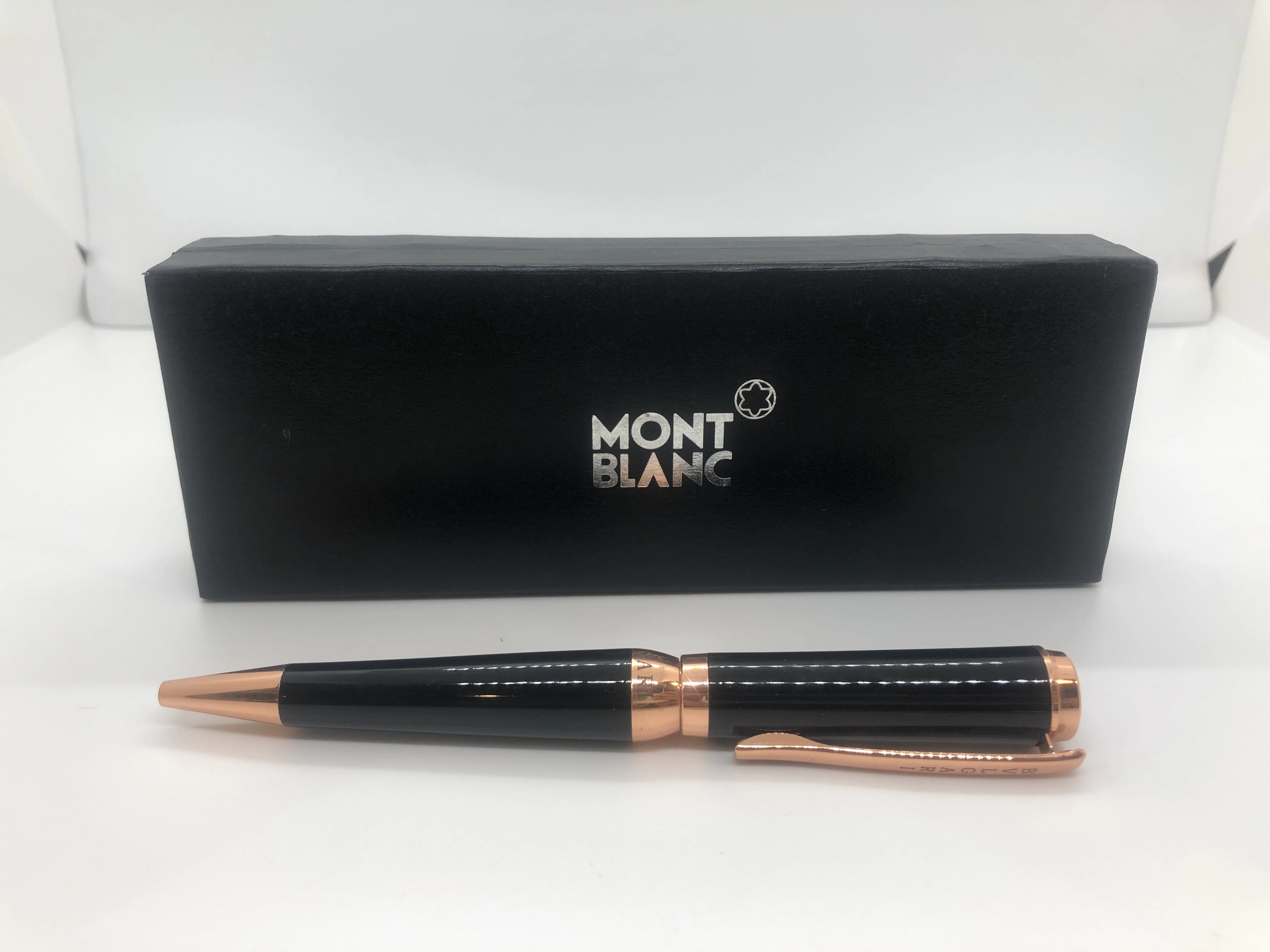 Bvlgari pen black * rose gold - with embossed touches - with the brand's logo in the clip and rotation