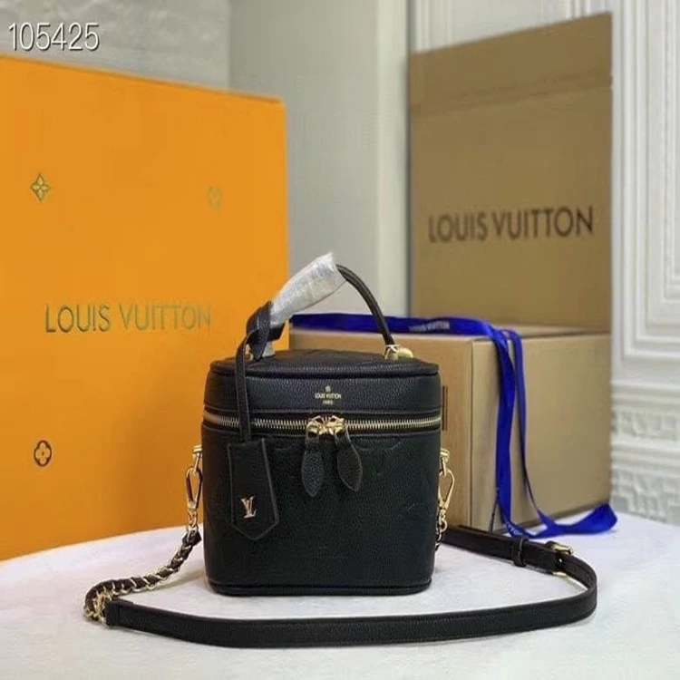 Shoulder bag made of the finest leather materials - handle and shoulder - and adjustable shoulder strap - from Louis Vuitton for women -Black